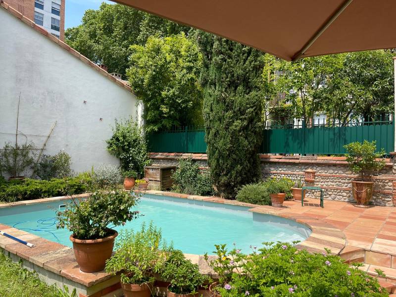 Entreprise spécialisée en pose de clôture de qualité premium en aluminium coloris verte RAL 6005sur Toulouse 31100